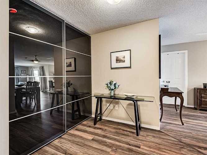 403 Mackenzie Way SW #4319 Airdrie, AB T4B 3V7