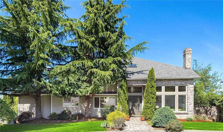 15824 SE 45th St Bellevue, WA 98006