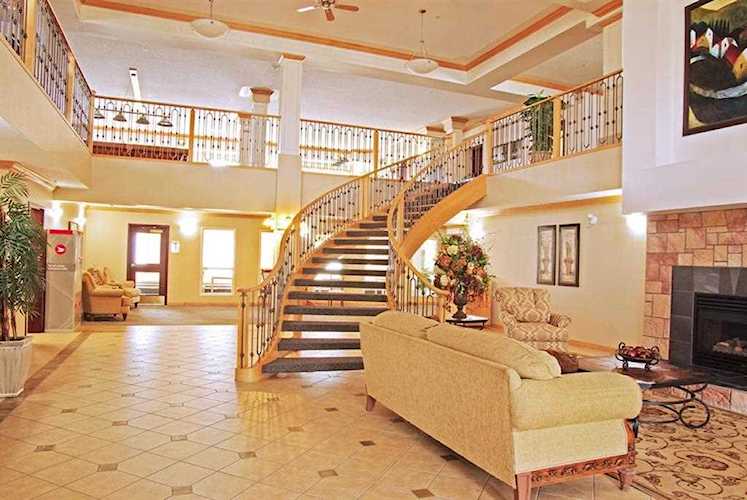 223 Tuscany Springs Blvd NW #317 Calgary, AB T3L 2M2