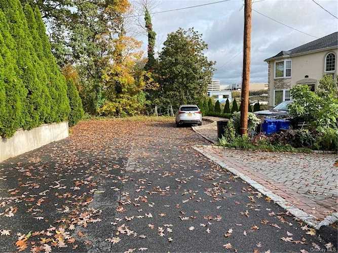 5 Conway Terrace Yonkers, NY 10710