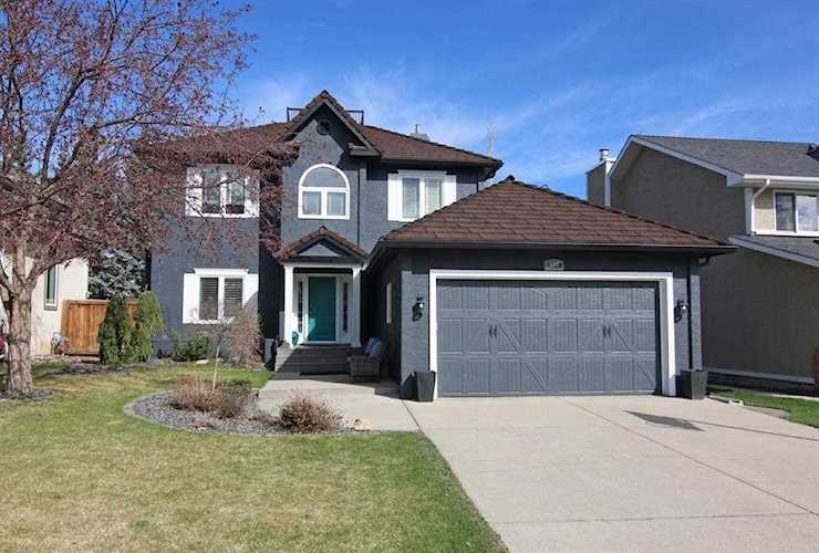135 Scenic Park Crescent NW Calgary, AB T3L 1S2