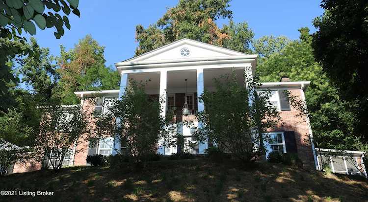 700 Blankenbaker Ln Louisville, KY 40207
