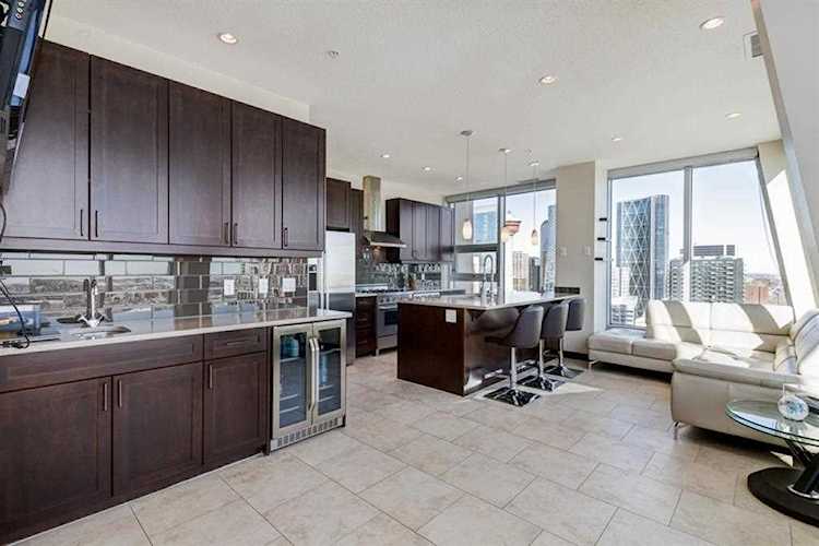 211 13 Ave SE #3205 Calgary, AB T2G 1E1