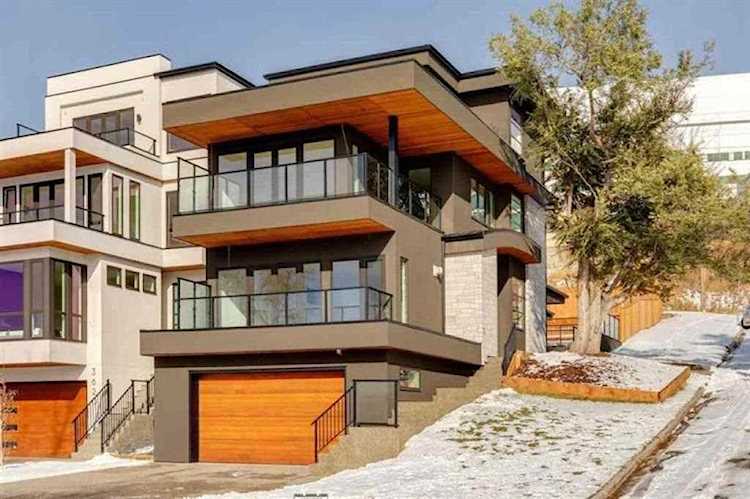 1005 36 St NW Calgary, AB T2N 1E1