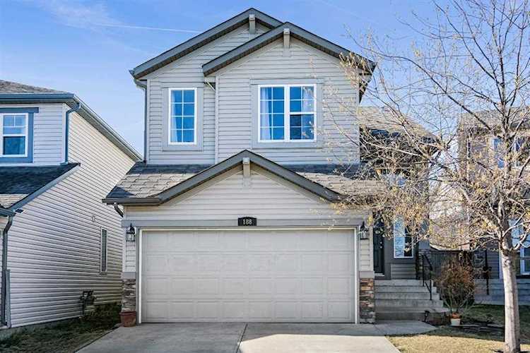 188 Panamount Circle NW Calgary, AB T3K 0G9