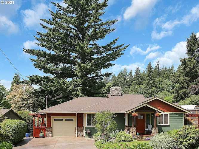 9041 NE Fremont St Portland, OR 97220