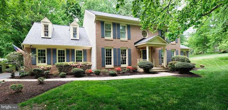 6166 Pohick Station Dr Fairfax Station, VA 22039
