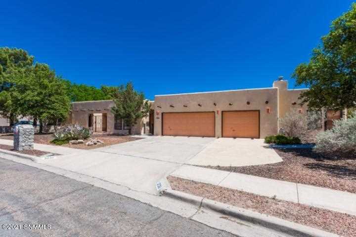 3230 Arrowhead Rd Las Cruces, NM 88011