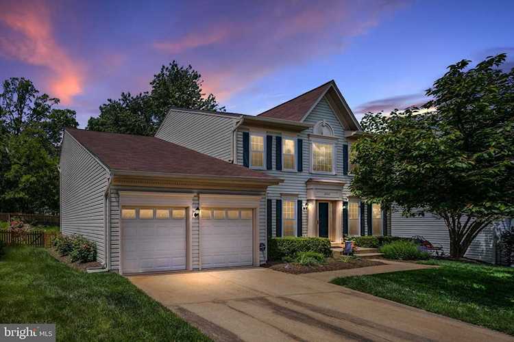 20917 Rubles Mill Ct Ashburn, VA 20147 | MLS ® VALO437852 Photo 1