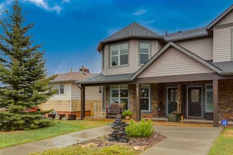 911 15 Ave NE Calgary, AB T2E 1J2