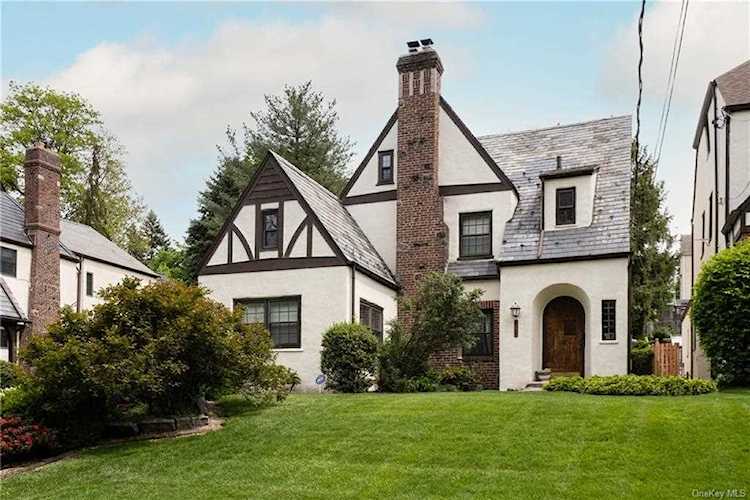 658 Timpson Street Pelham, NY 10803