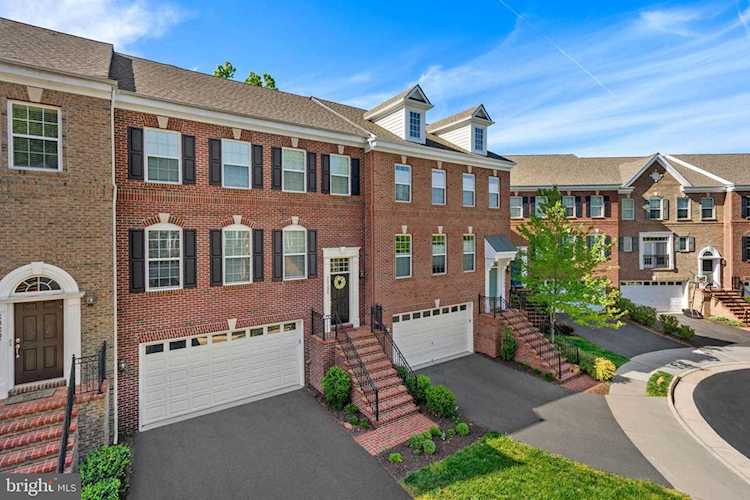 20205 Center Brook Square Sterling, VA 20165