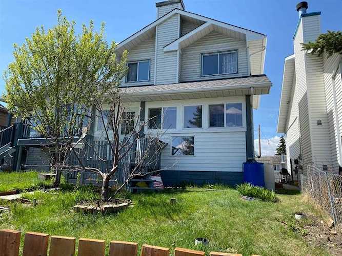 2705 46 St SE Calgary, AB T2B 2N7