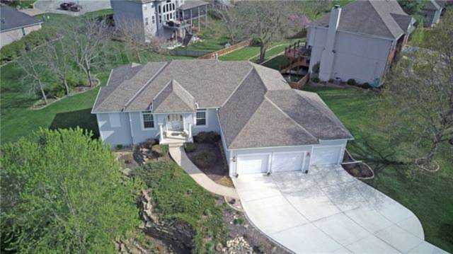 613 NW Edgewood Dr Lee's Summit, MO 64081