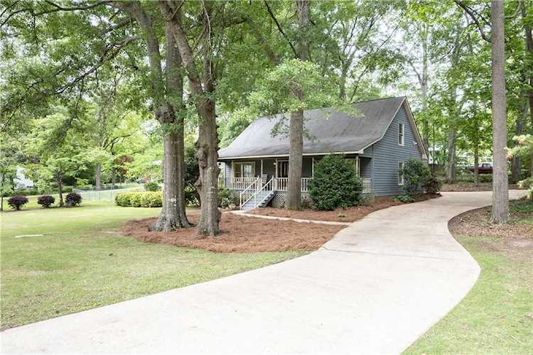 1412 Scott St Opelika, AL 36801