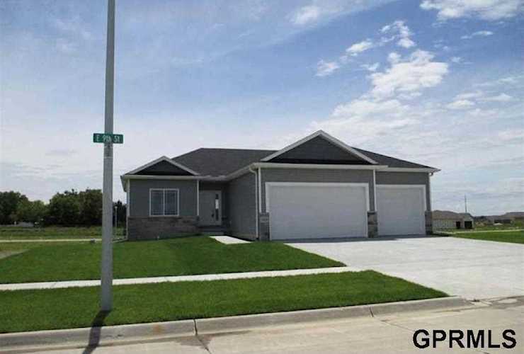 1425 E 9Th St Hickman, NE 68372
