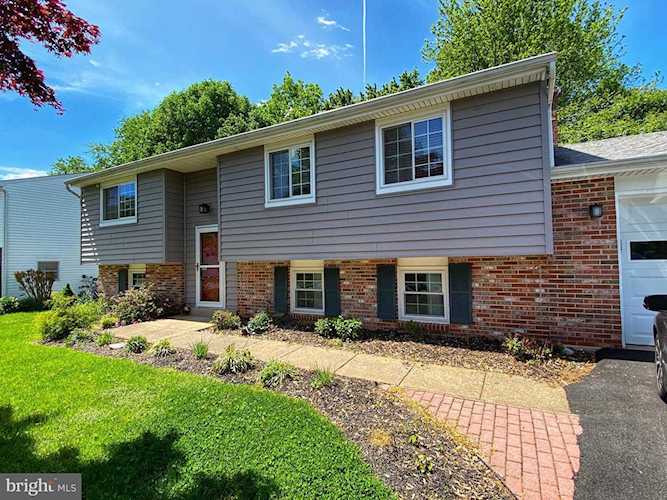 150 Magnolia Rd Sterling, VA 20164 | MLS ® VALO437916 Photo 1
