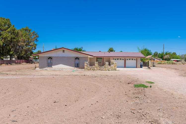 632 W Taylor Rd Las Cruces, NM 88007