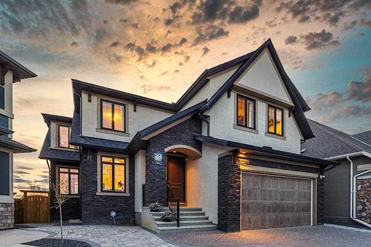 264 Masters Cove SE Calgary, AB T3M 2N8