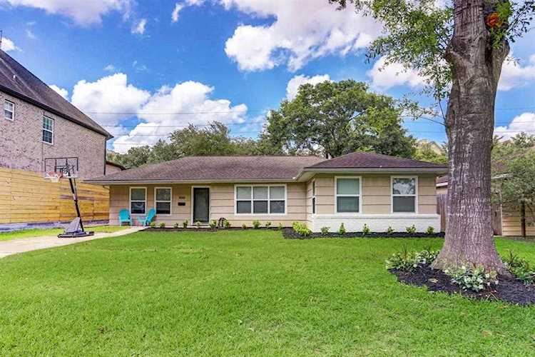 4518 Sunburst Bellaire, TX 77401