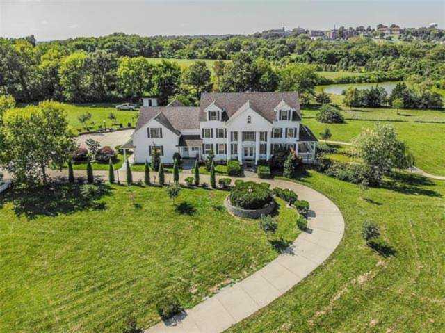 102 N La Frenz Rd Liberty, MO 64068