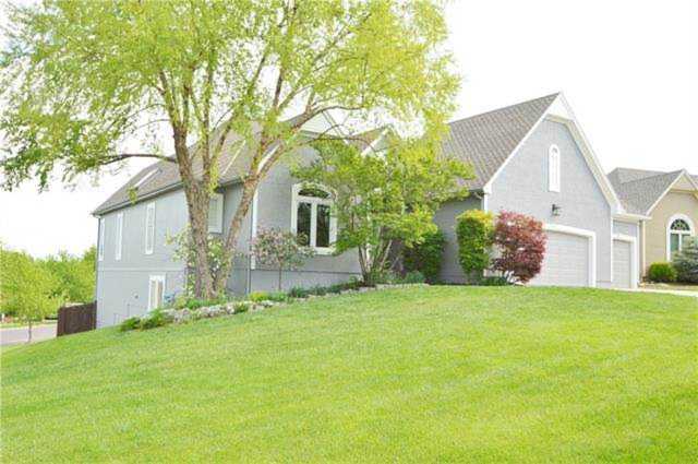 13008 W 126 Terrace Overland Park, KS 66213 | MLS 2320202 Photo 1