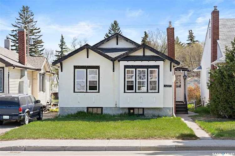 2549 Winnipeg St Regina, SK S4P 1H6