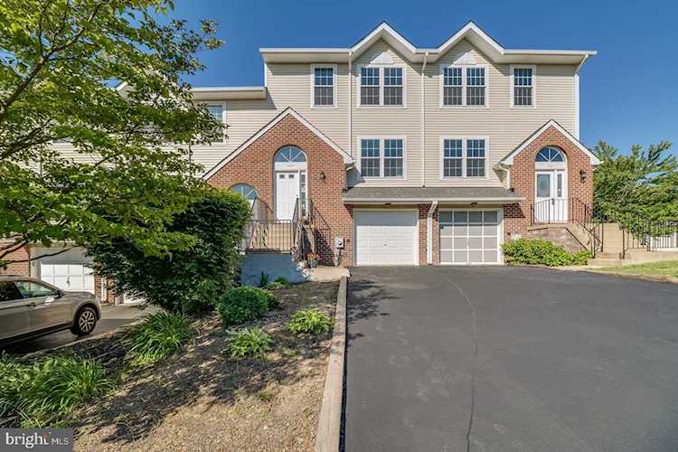 409 Benham Ct Newark, DE 19711