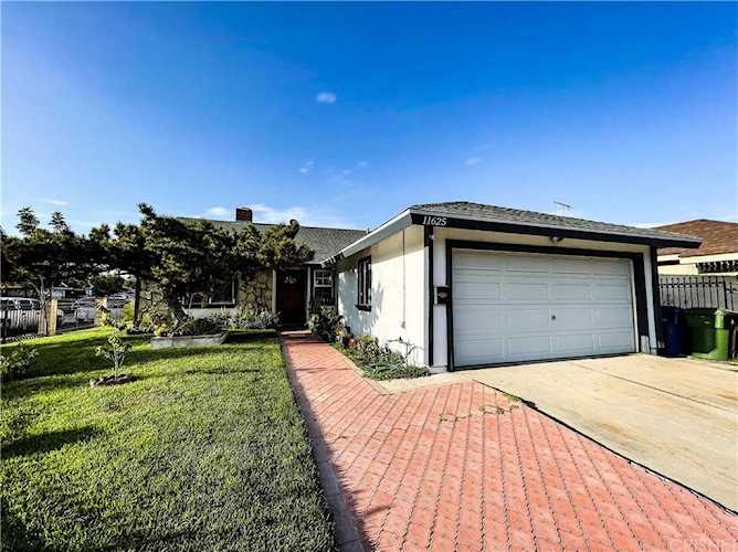 11625 Cantlay St North Hollywood, CA 91605 | MLS SR21090554 Photo 1
