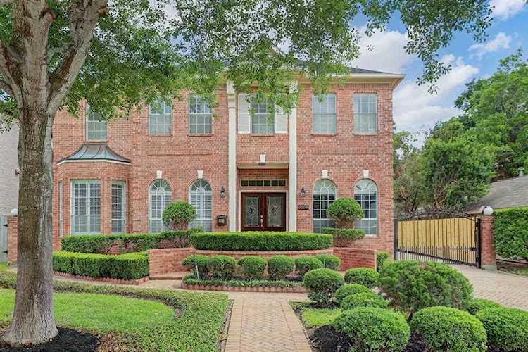 5109 Evergreen St Bellaire, TX 77401