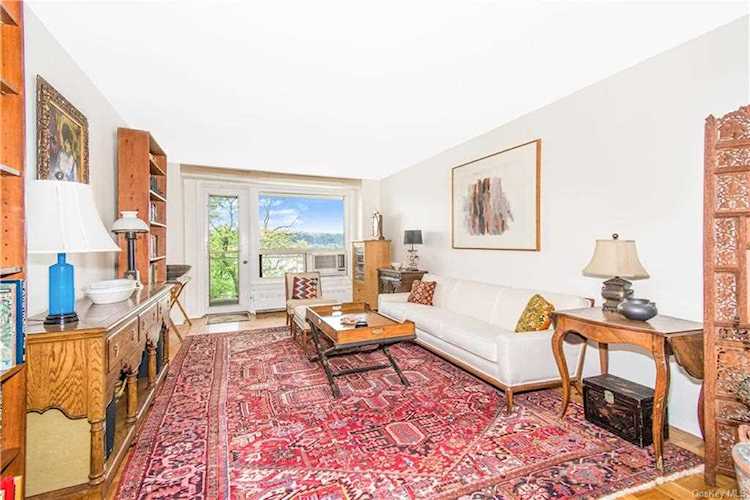 2575 Palisade Avenue #4L Bronx, NY 10463