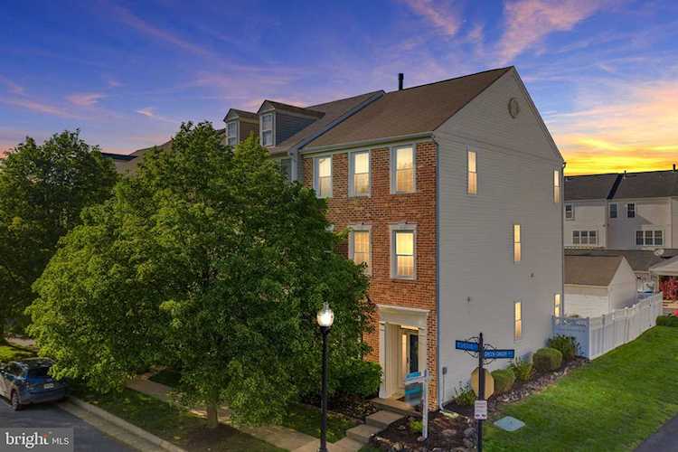 43068 Eustis St Chantilly, VA 20152