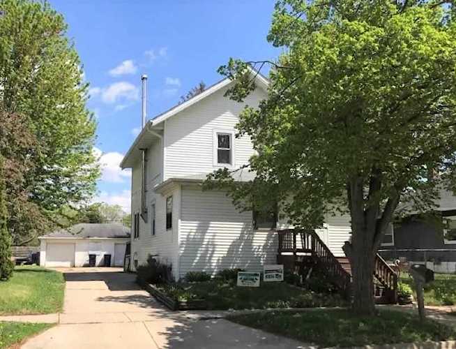 312 N Oakhill Ave Janesville, WI 53548