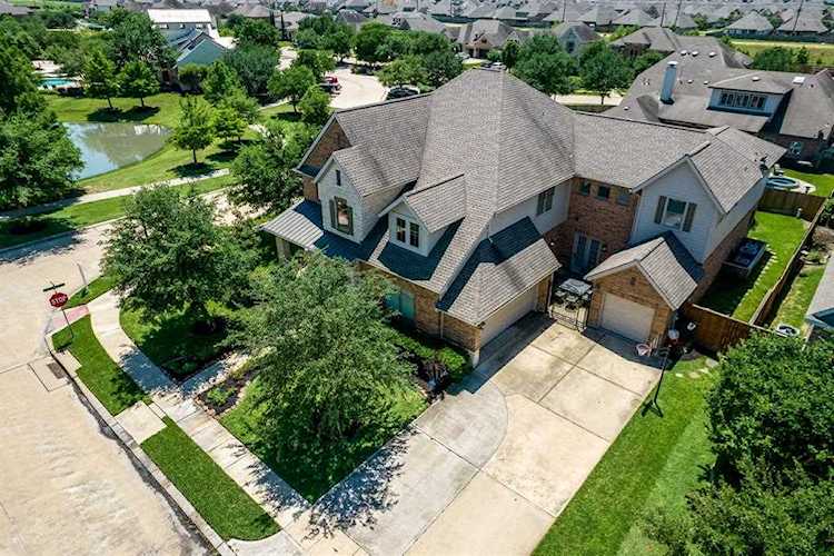 9303 Georgetown Glen Circle Cypress, TX 77433