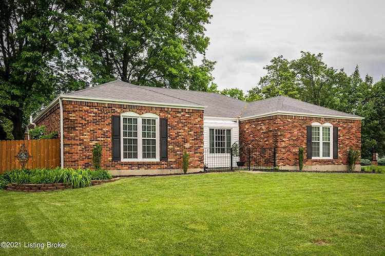 10605 Chertsey Pl Louisville, KY 40243