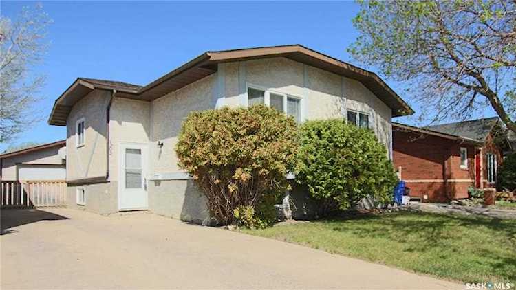 1202 N Blackwood St Regina, SK S4X 3X3