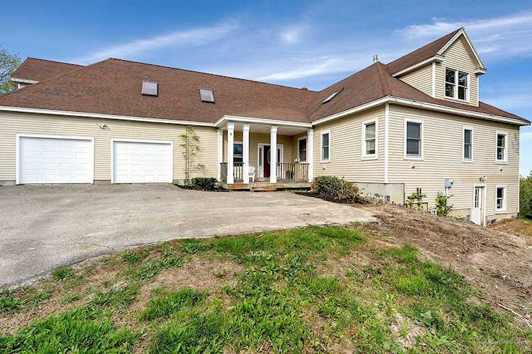 8 Victoria LnFalmouthME04105home for sale Photo 1