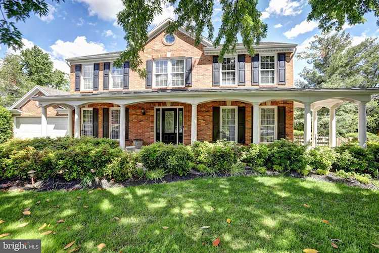 21326 Thimbleweed Ct Ashburn, VA 20147 | MLS ® VALO438520 Photo 1