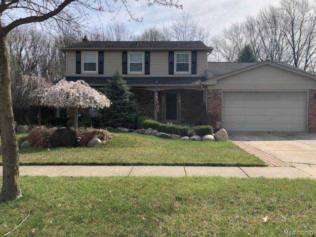 3610 Kings Point Dr Troy, MI 48083 | MLS 2210037236 Photo 1