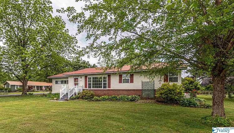 2205 Pinehurst Street Hartselle, AL 35640