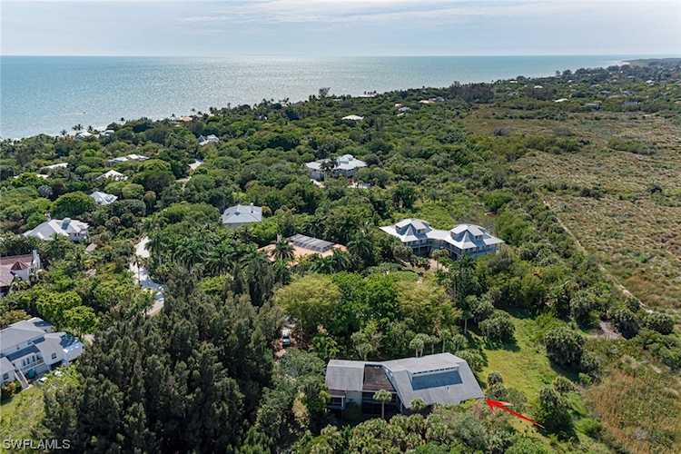 4155 Dingman Dr Sanibel, FL 33957