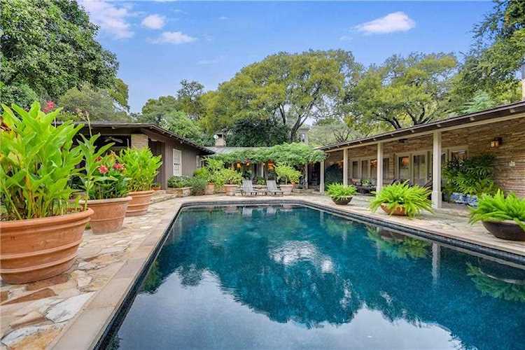 1904 Hill Oaks CT Austin, TX 78703