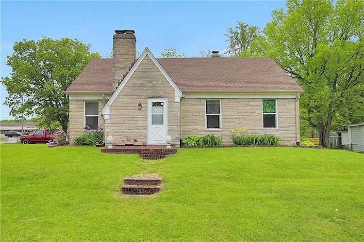 2795 E Thompson Rd Indianapolis, IN 46227 | MLS 21786333 Photo 1