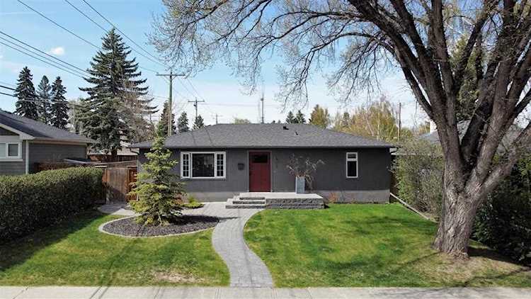 4508 41 Ave SW Calgary, AB T3E 1G7