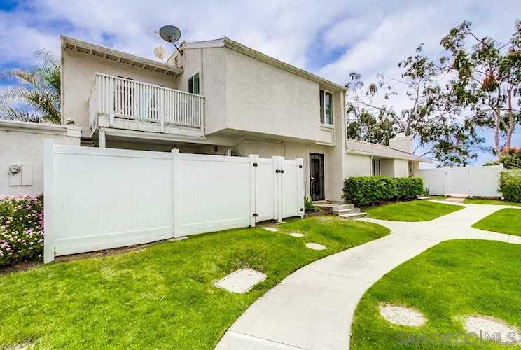1063 Woodlake Dr Cardiff By The Sea, CA 92007