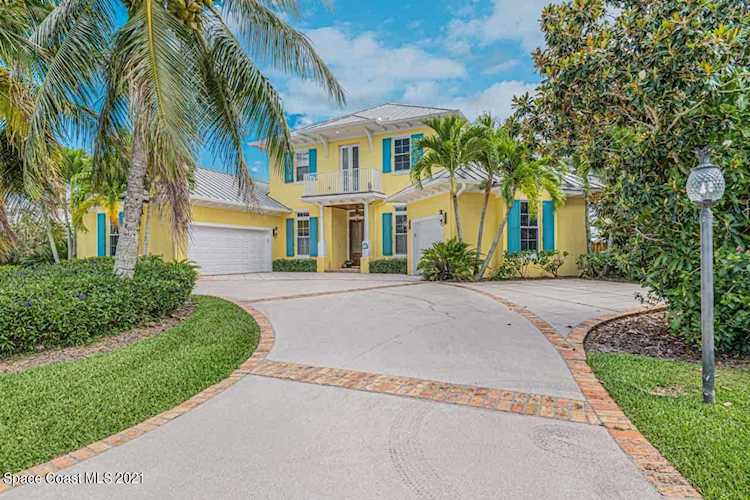 15 Dolphin Drive Vero Beach, FL 32960