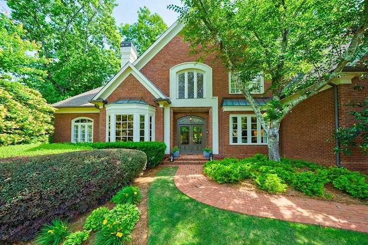 455 Laurel Chase Court Atlanta, GA 30327 | MLS 6884795 Photo 1