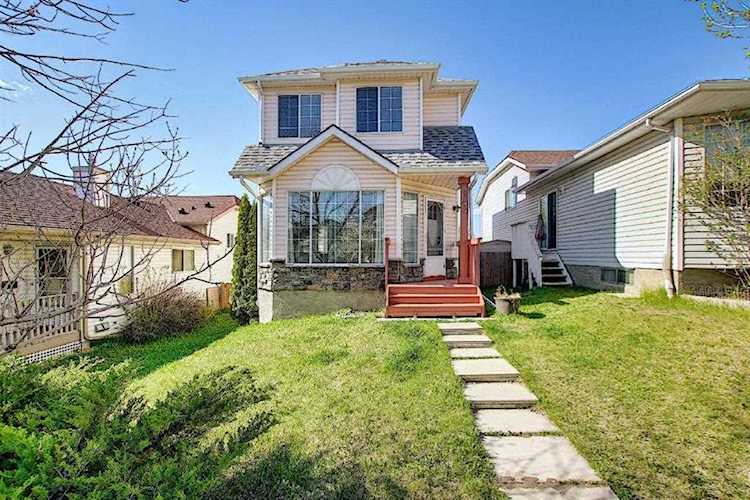 144 Harvest Gold Heights NE Calgary, AB T3K 4H2
