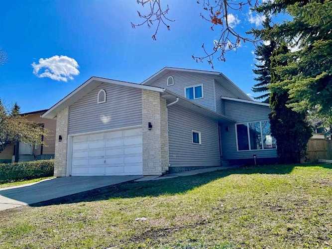 128 Woodbine Blvd SW Calgary, AB T2W 4W5