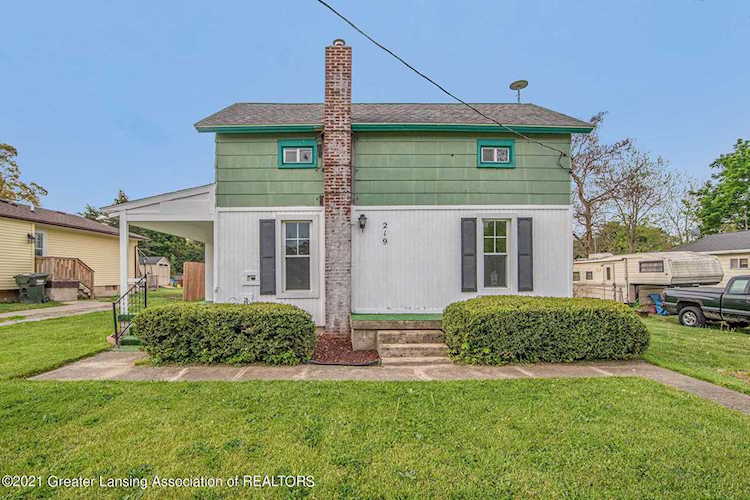 219 W First St Ovid, MI 48866
